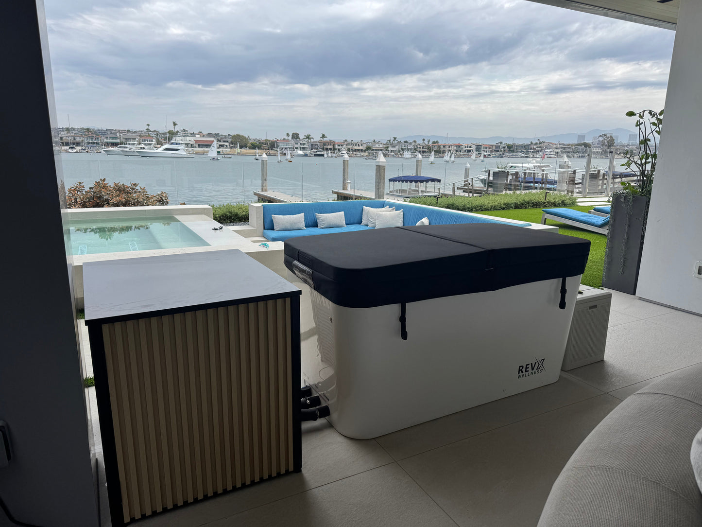 RevX Acrylic X Tub Cold Plunge | LUX 1.5 HP Hot & Cold Chiller with Filtration System