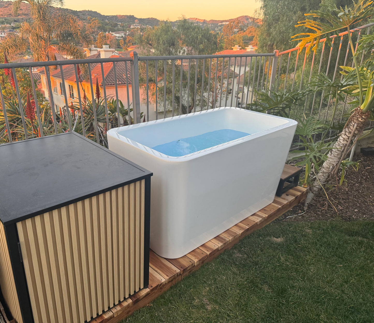 RevX Acrylic X Tub Cold Plunge | LUX 1.5 HP Hot & Cold Chiller with Filtration System